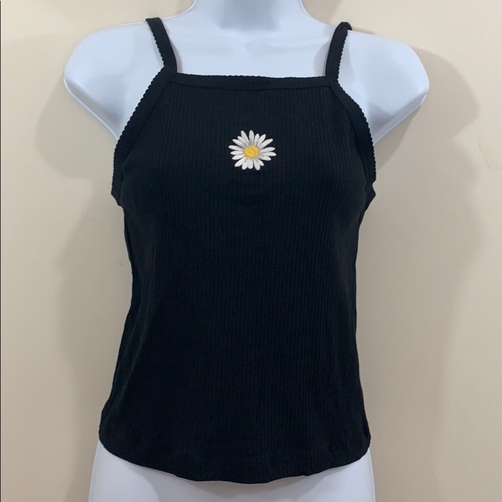 Wild Fable Daisy Logo Crop Tank NEW Size M